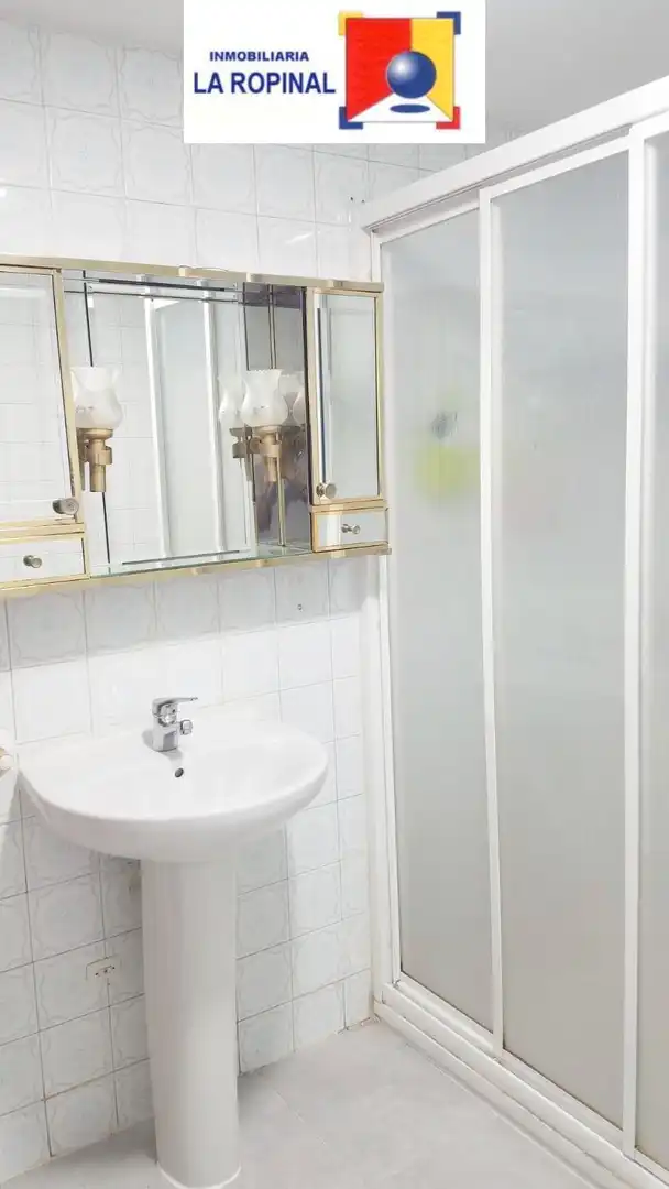 Bathroom of Flat for sale in Salamanca  with Heating, Furnished and Oven