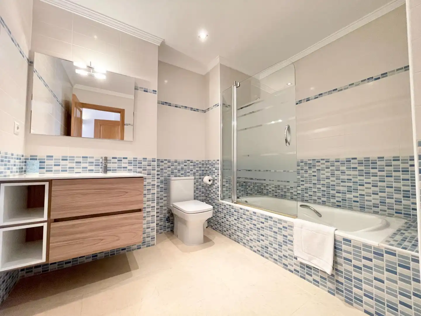 Badezimmer von Haus oder Chalet zum Verkauf in Llucmajor mit Klimaanlage, Privatgarten und Balkon