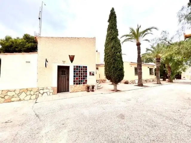 Vista exterior de Casa o chalet en venta en Alicante / Alacant con Calefacción, Jardín privado y Trastero