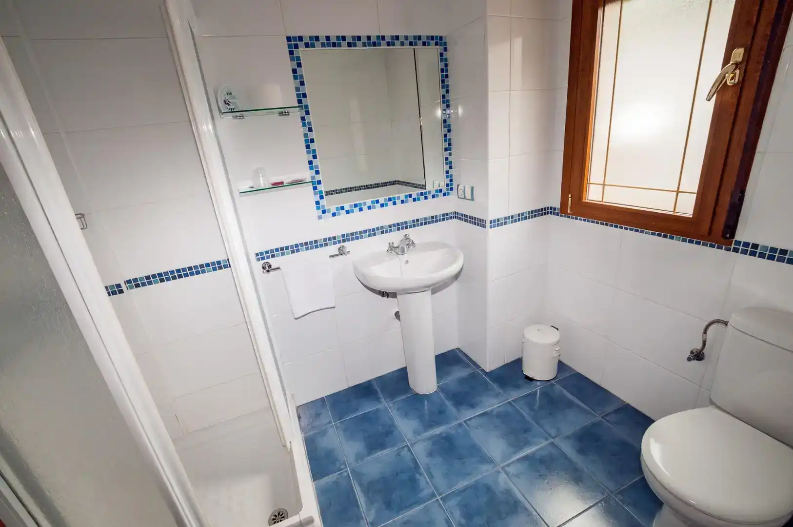 Badezimmer von Geschaftsraum zur Miete in Molinaseca