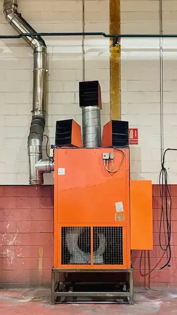 Fabrikhallen zur Miete in Ripollet