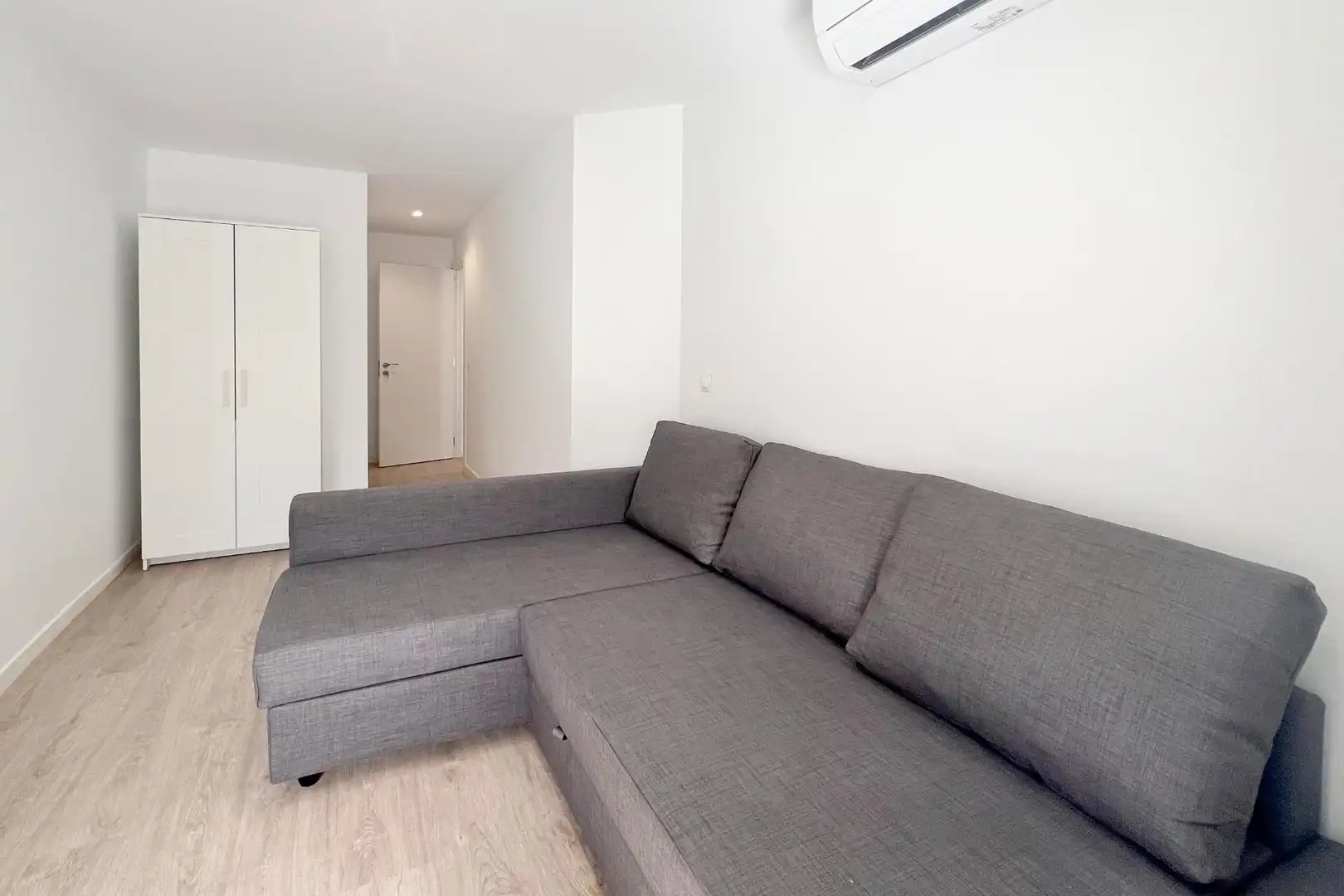 Room in Calle MANUEL DE FALLA, Norte - Universidad