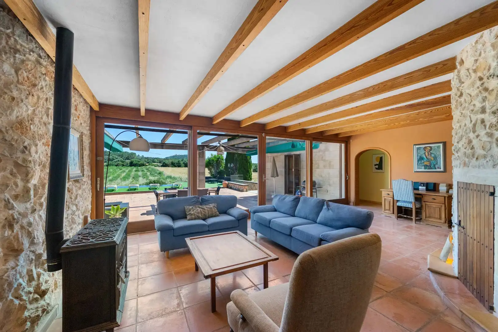 Sala d'estar de Finca rústica en venda en Felanitx amb Traster, Piscina i Moblat