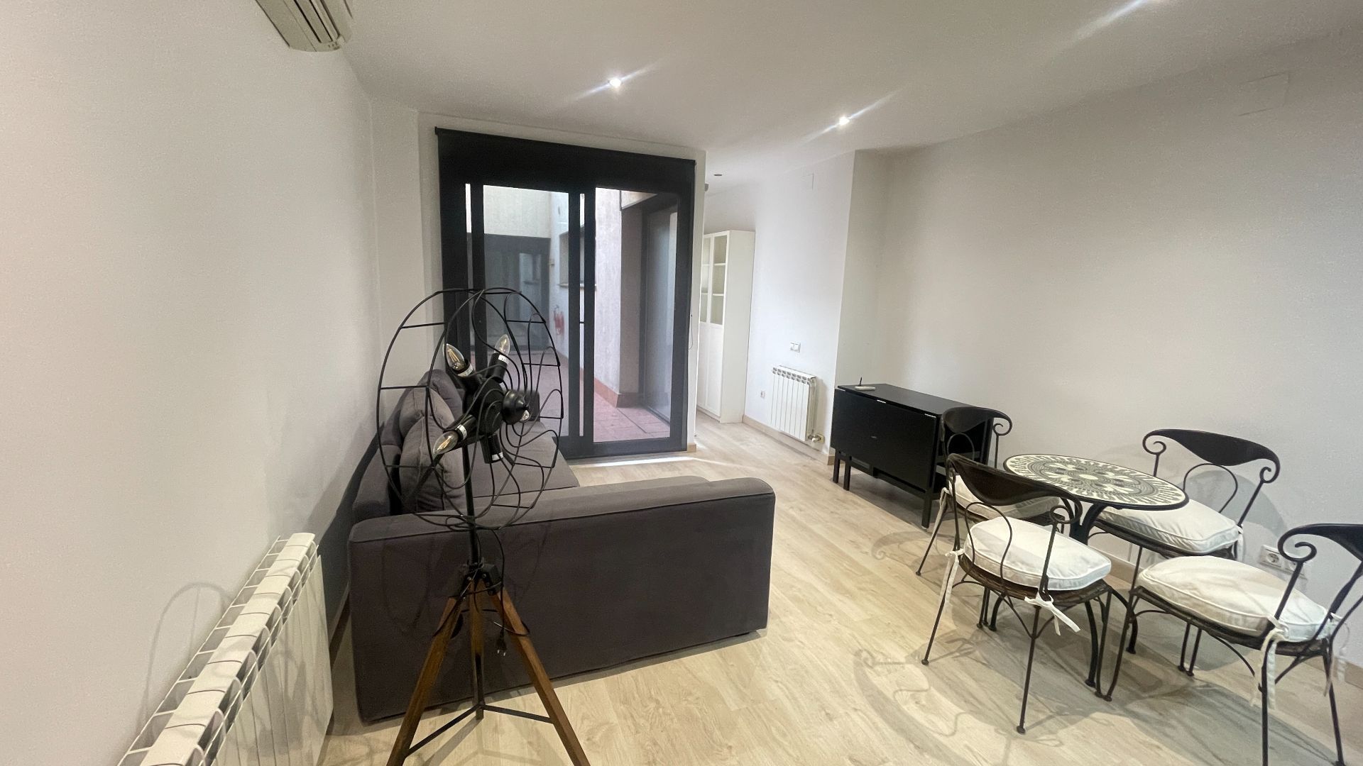 Sala de estar de Piso en venta en Terrassa con Aire acondicionado, Calefacción y Terraza