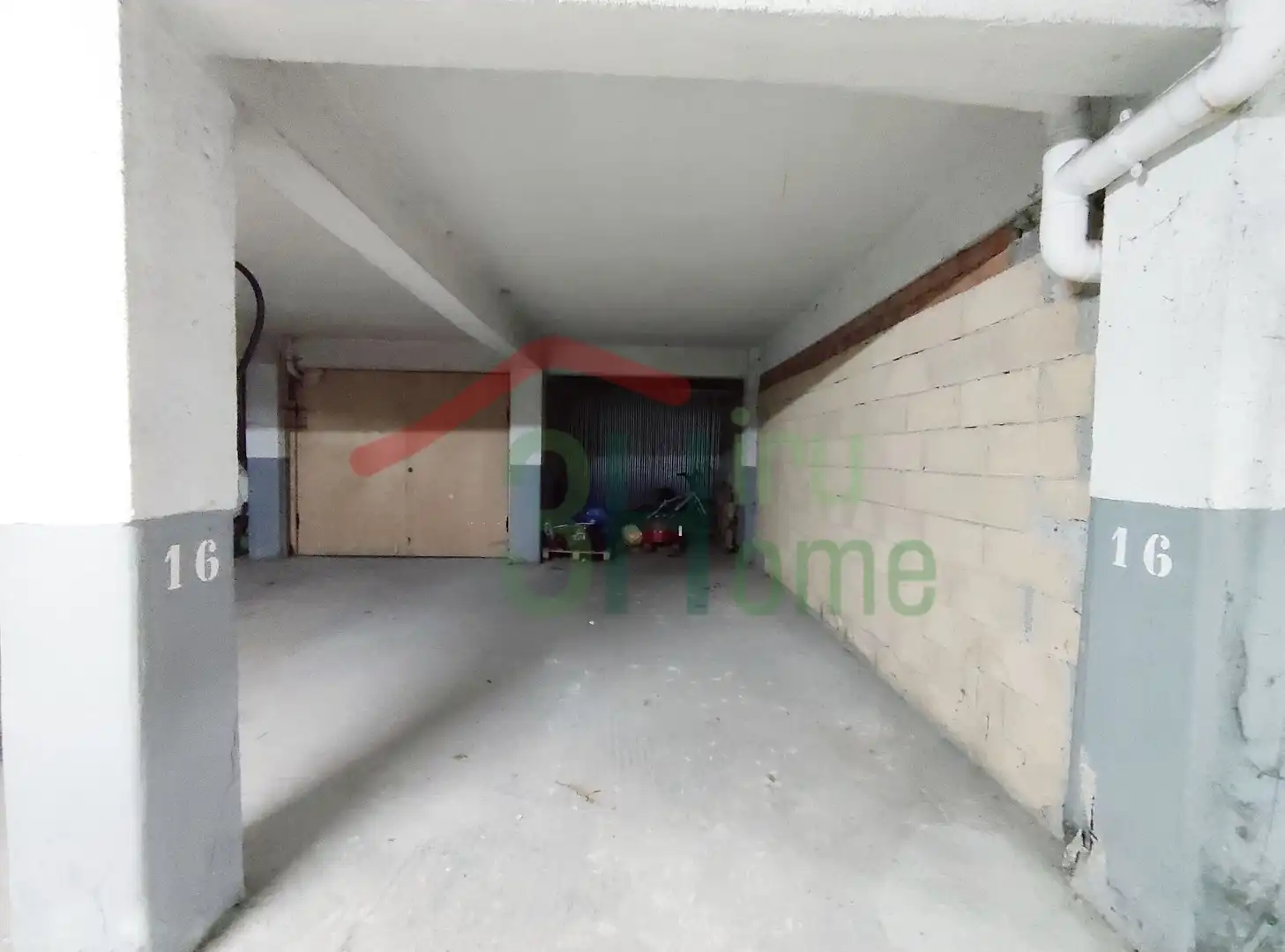 Garage for sale in Bera