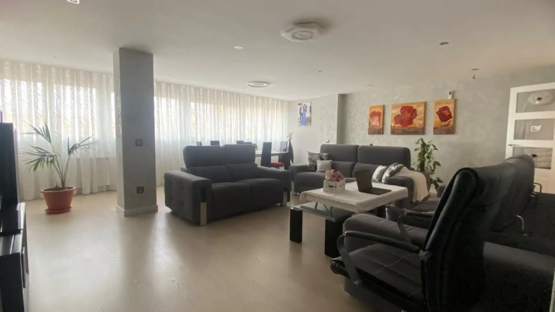 Sala de estar de Casa adosada en venta en Móstoles con Aire acondicionado, Calefacción y Jardín privado