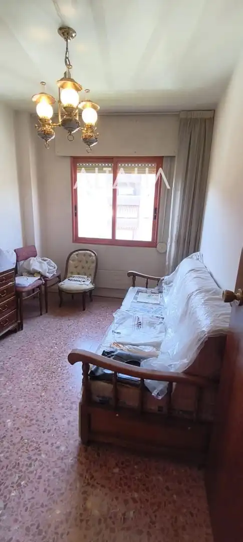Sala d'estar de Pis en venda en Cuenca amb Calefacció, Terrassa i Traster