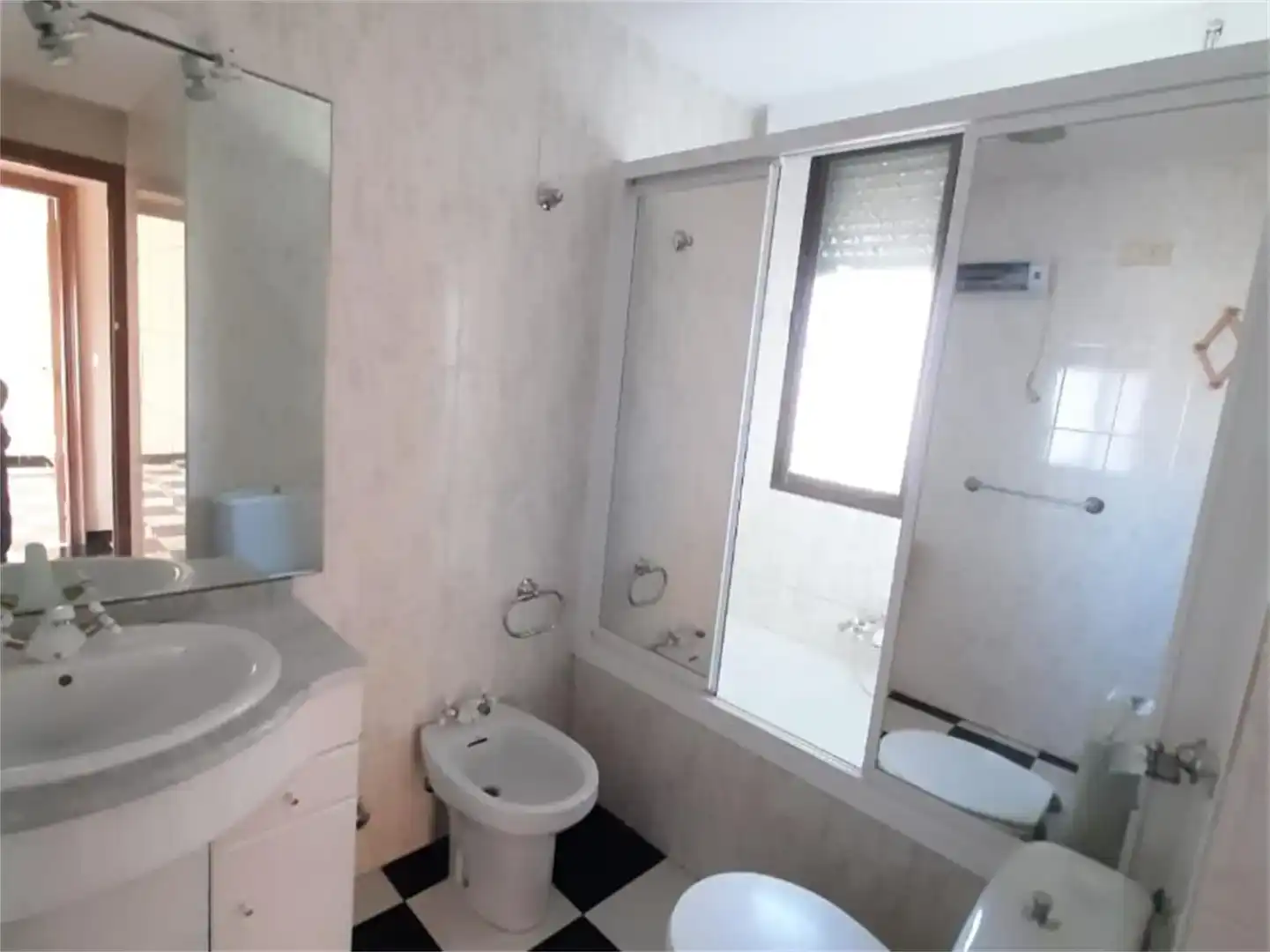 Baño de Piso en venta en Puente de Génave con Aire acondicionado, Trastero y Balcón