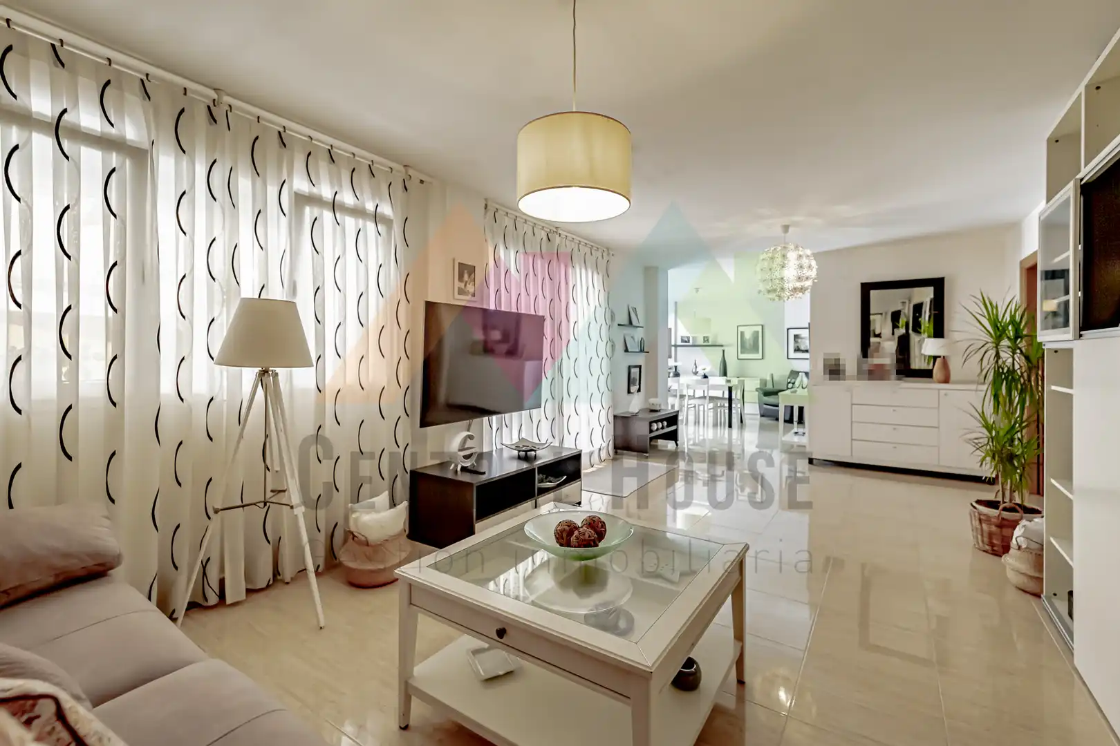 Sala de estar de Casa adosada en venta en Guadalajara con Aire acondicionado, Calefacción y Jardín privado