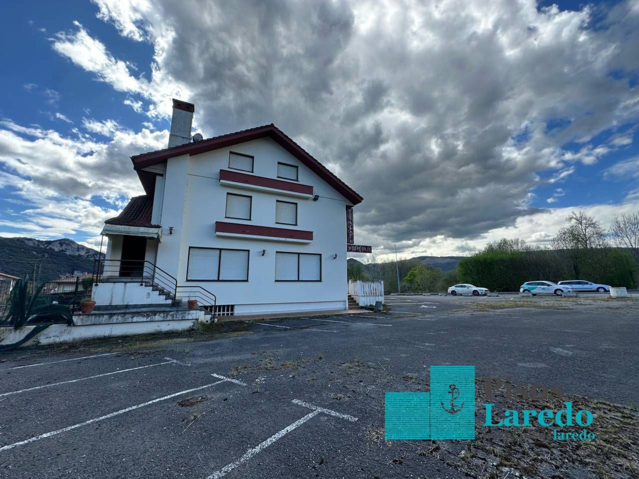 Exterior view of Building for sale in Liendo
