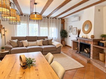 Maison jumelée à vendre à carrer snta ursula 1