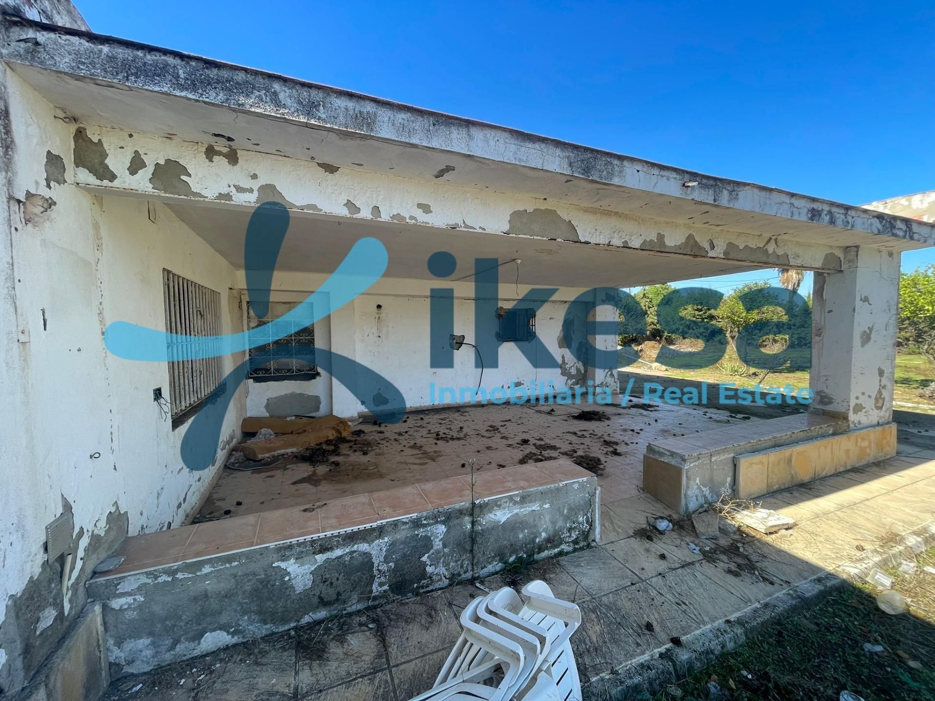 Vista exterior de Casa o chalet en venta en Sanlúcar la Mayor con Jardín privado, Terraza y Piscina