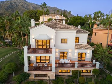 Casa con piscina en venta en Milla de Oro