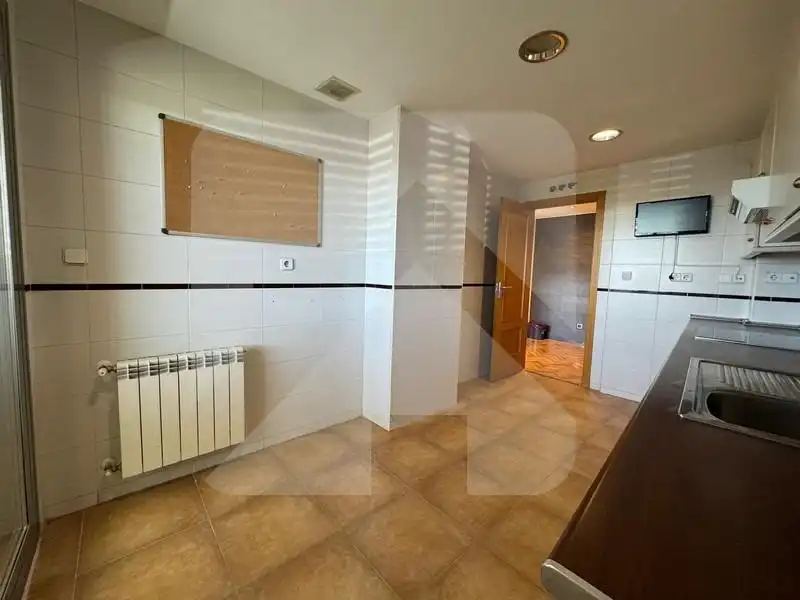 Ático en venta en Valdemoro con Aire acondicionado, Calefacción y Jardín privado