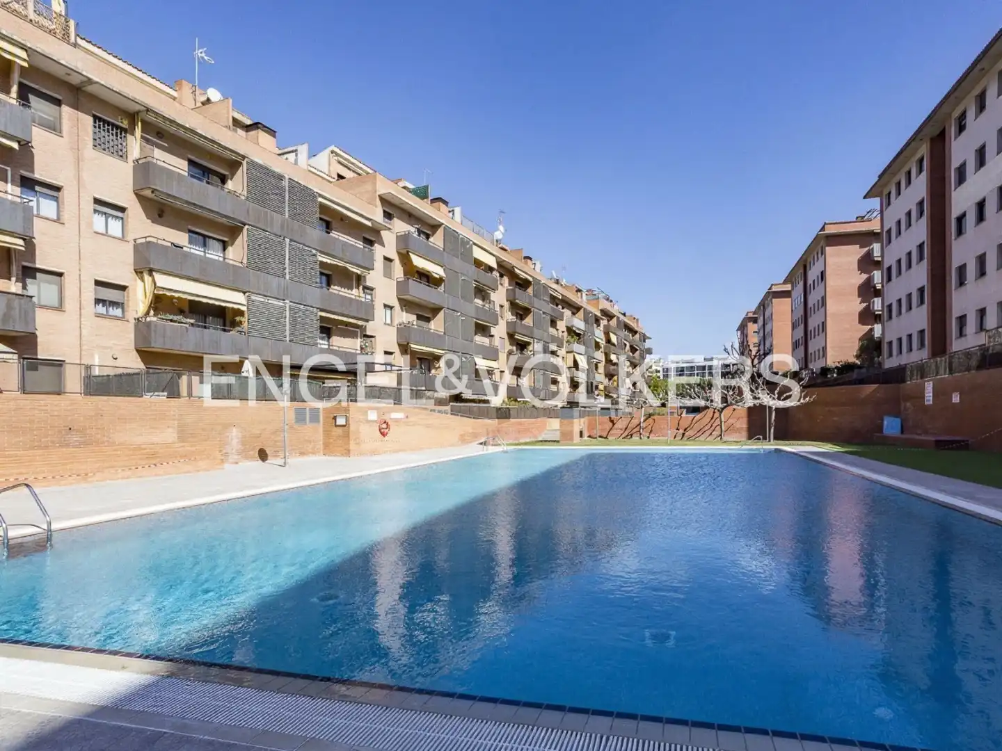 Piscina de Piso de alquiler en Sant Feliu de Llobregat con Aire acondicionado, Calefacción y Parquet