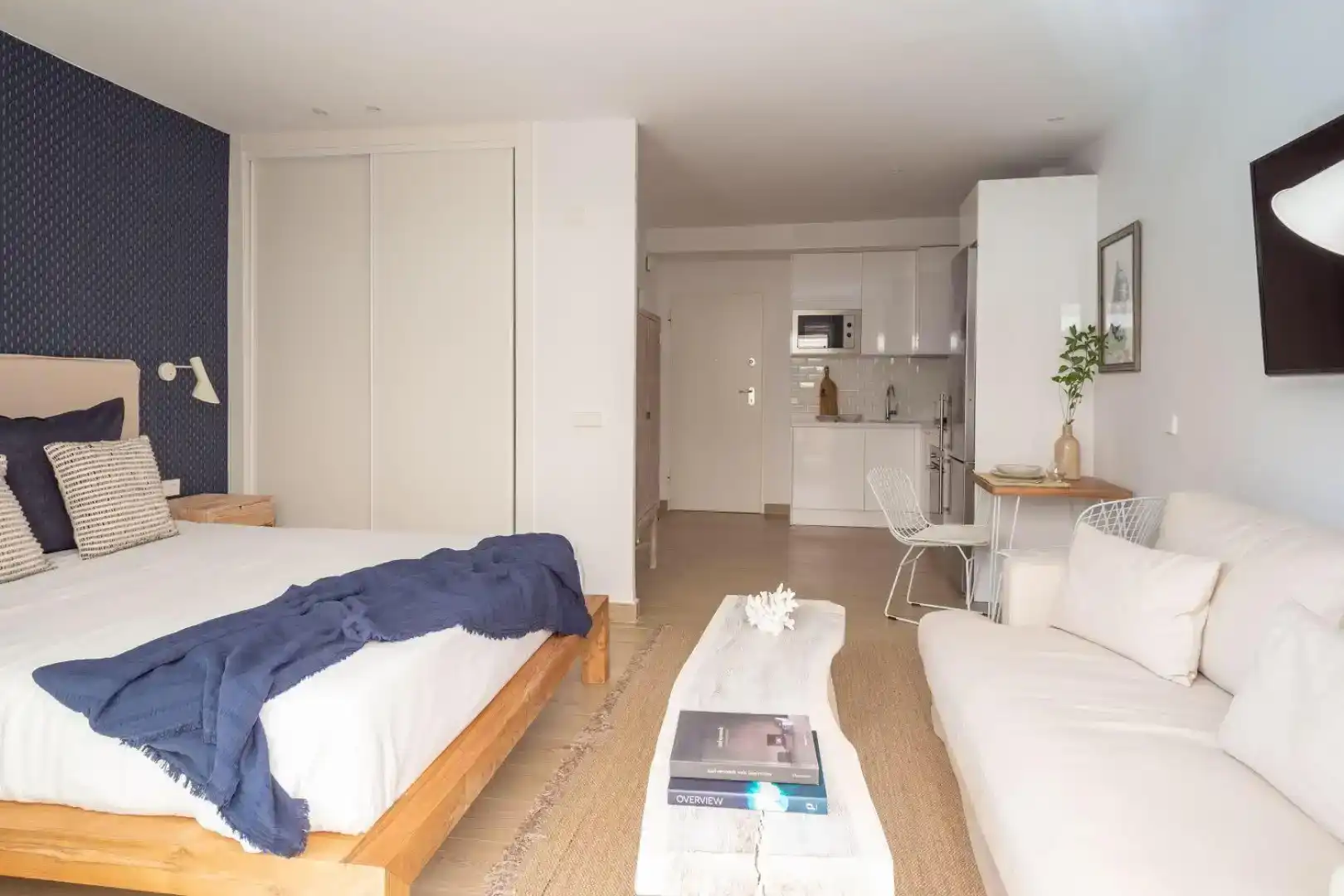 Bedroom of Flat for sale in Marbella  with Air Conditioner and Swimming Pool