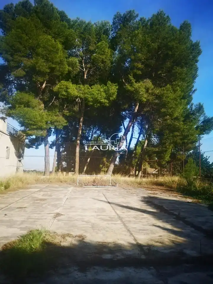 Houses for sale in Chiva  with Private garden and Terrace