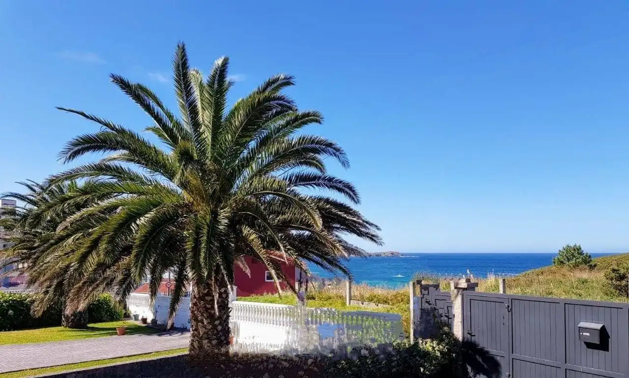 Chalet con jardín en venta en Valdoviño, imagen 2
