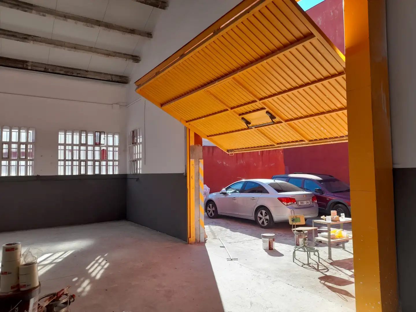 Nau industrial en venda a Carrer de Watt