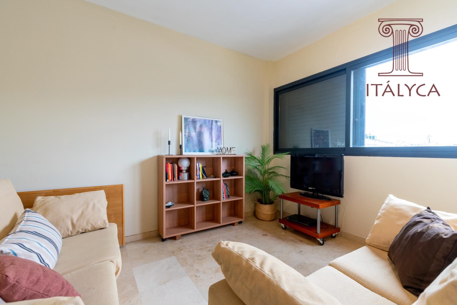 Sala d'estar de Àtic en venda en  Sevilla Capital amb Aire condicionat, Calefacció i Parquet
