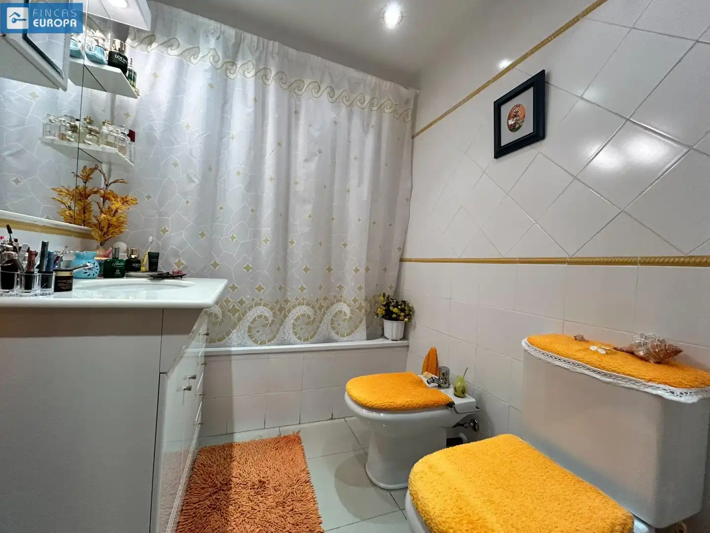 Badezimmer von Dachboden zum Verkauf in Salou mit Klimaanlage, Privatgarten und Terrasse
