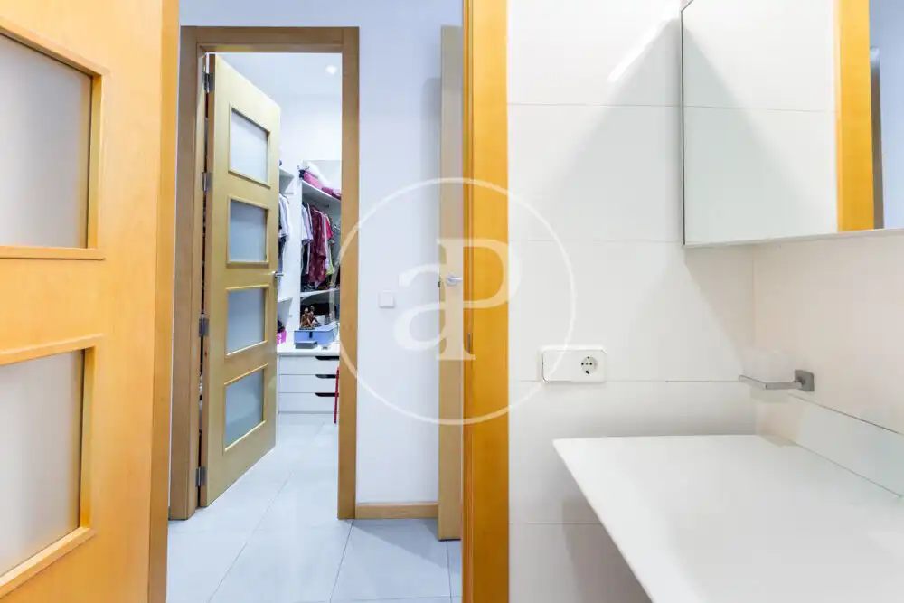 Baño de Piso en venta en Valencia con Aire acondicionado, Calefacción y Balcón