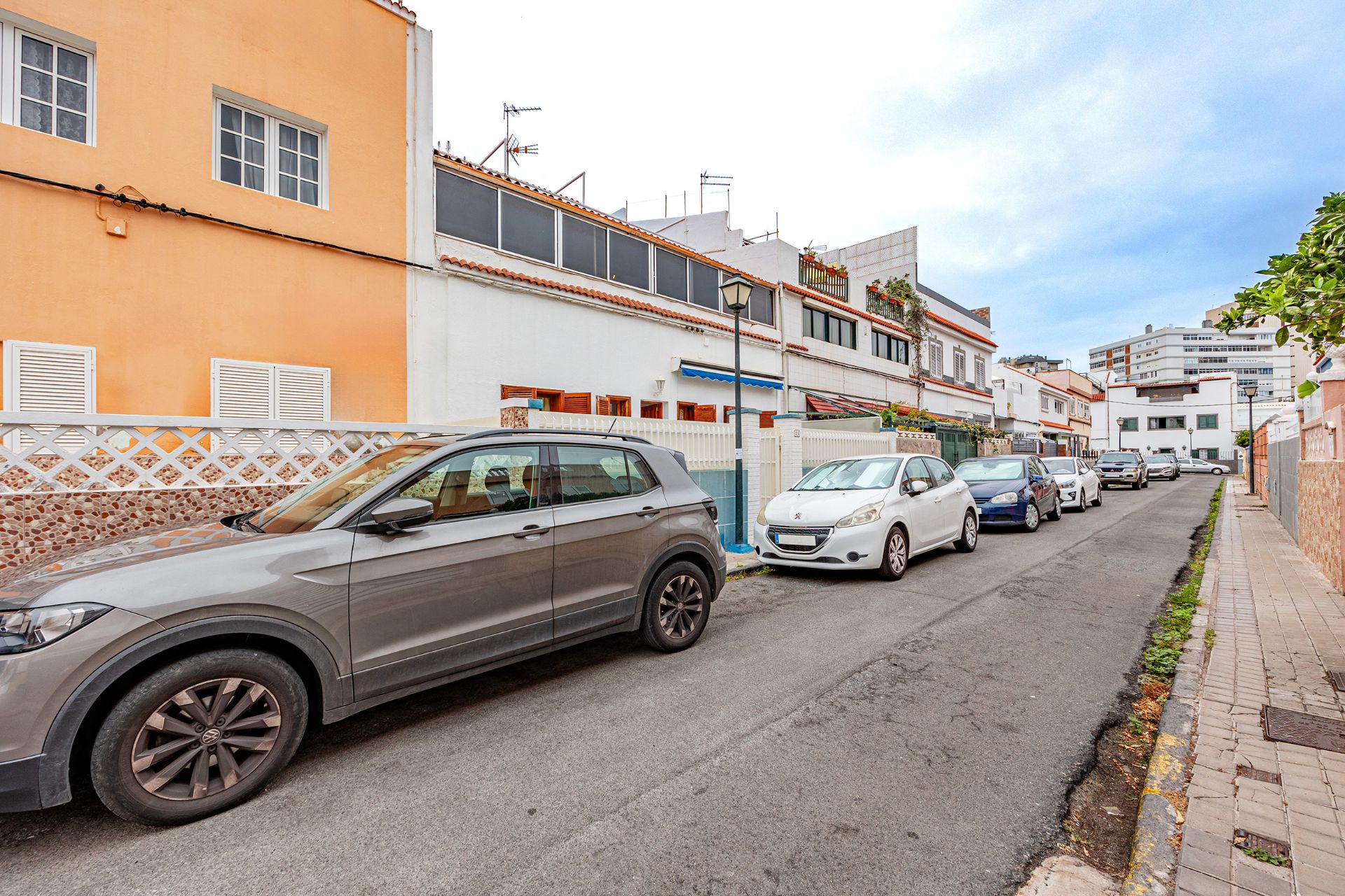 Vista exterior de Casa adosada en venda en Las Palmas de Gran Canaria amb Jardí privat i Terrassa