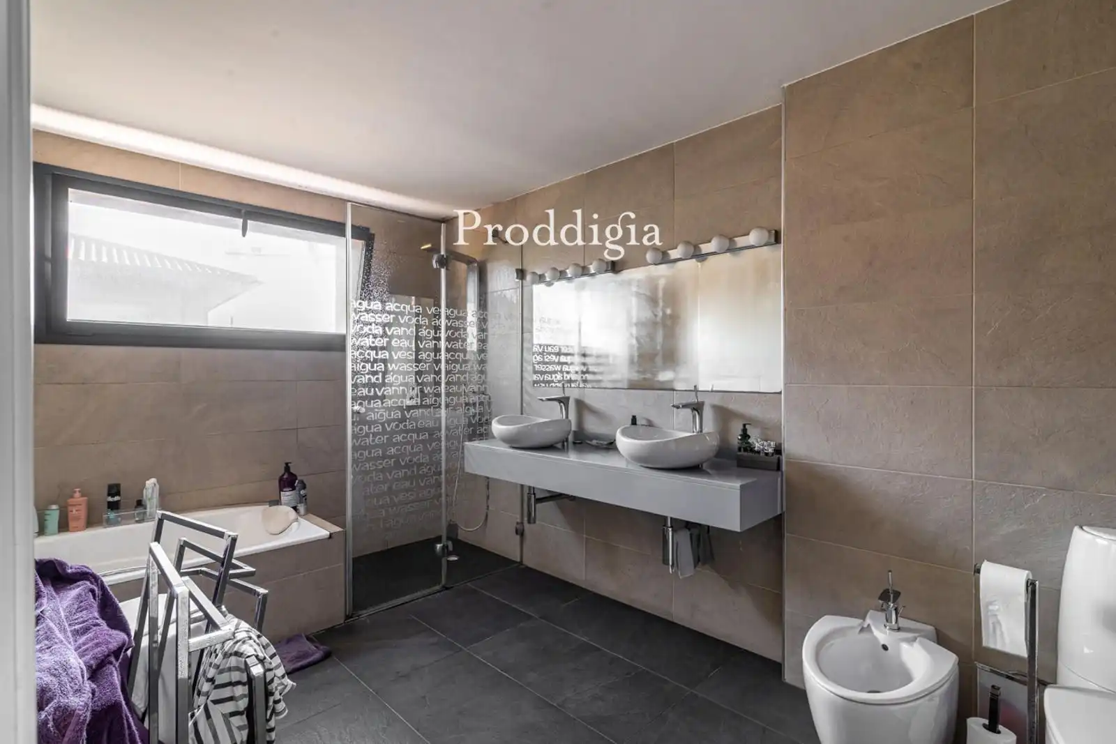 Bathroom of Houses for sale in Sant Cugat del Vallès  with Air Conditioner, Heating and Terrace