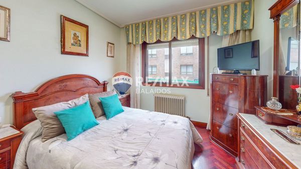 Habitación de Piso en venta en Vigo  con Parquet, Terraza y Trastero
