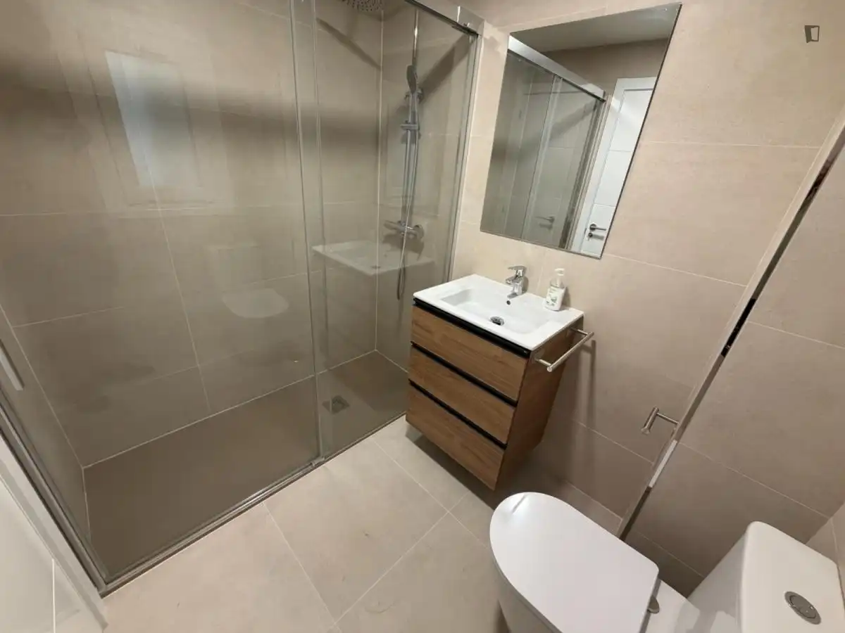 Bany de Apartament per a compartir en Vigo  amb Moblat, Forn i Microones