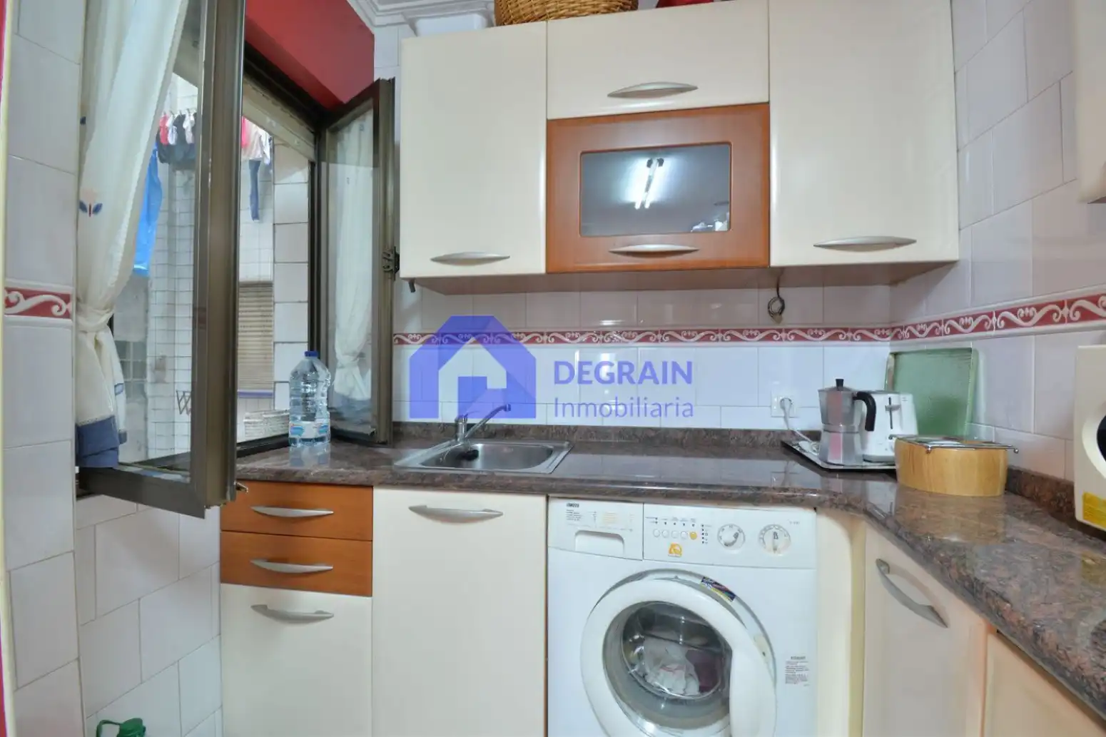 Cocina de Piso en venta en Oviedo  con Calefacción y Trastero