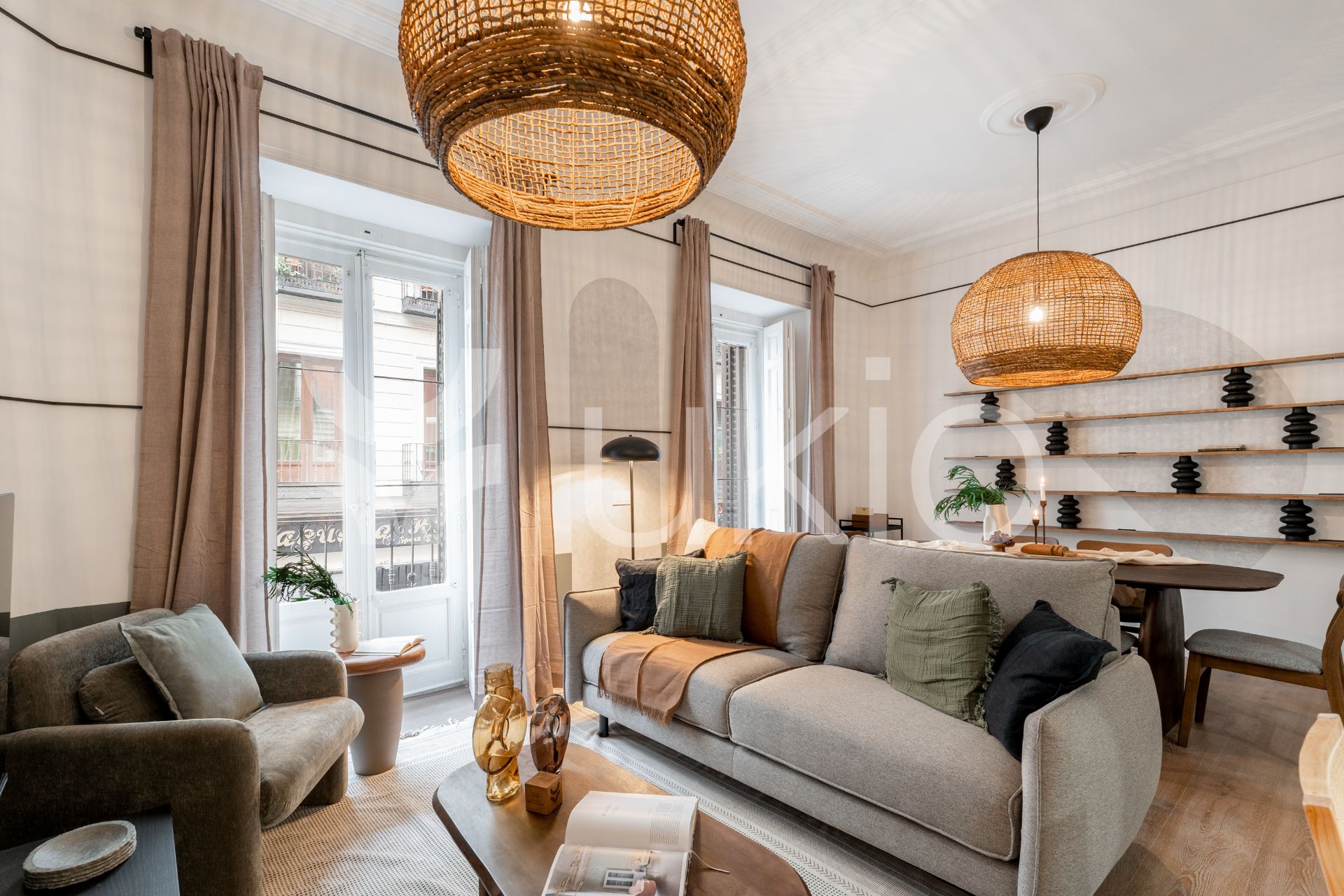 Sala d'estar de Apartament de lloguer en  Madrid Capital amb Aire condicionat, Calefacció i Moblat
