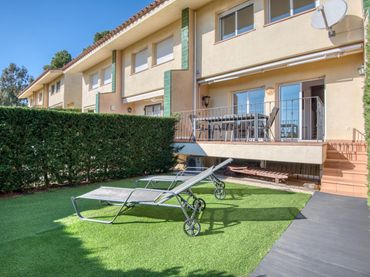 Casa amb balcó en venda a Puntabrava - Port Salvi