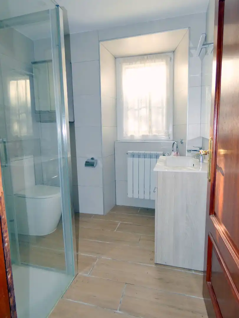 Baño de Finca rústica en venta en Aramaio con Calefacción, Amueblado y Balcón