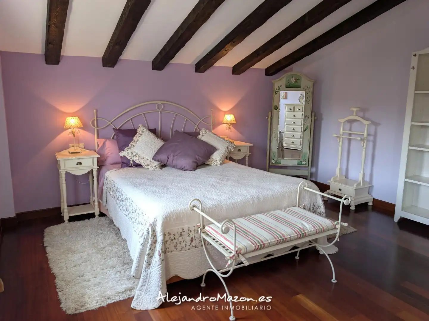Schlafzimmer von Einfamilien-Reihenhaus zum Verkauf in Castro-Urdiales mit Heizung, Privatgarten und Terrasse