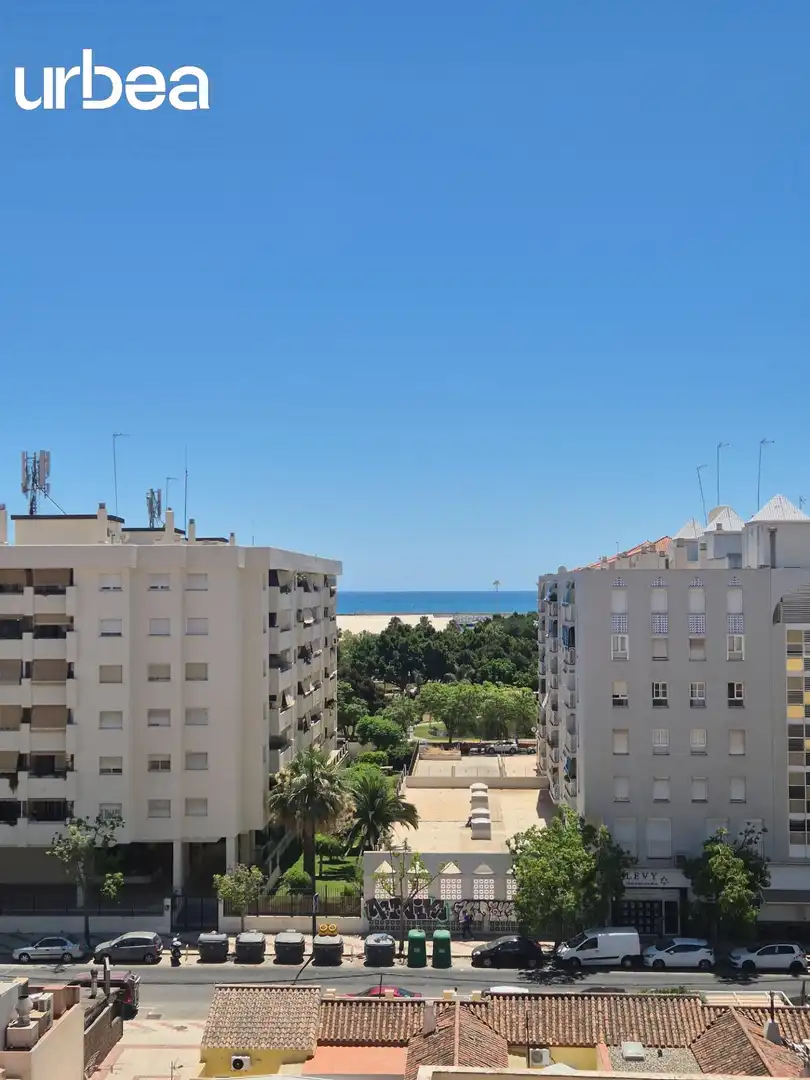 Vista exterior de Piso de alquiler en Málaga con Calefacción, Amueblado y Balcón