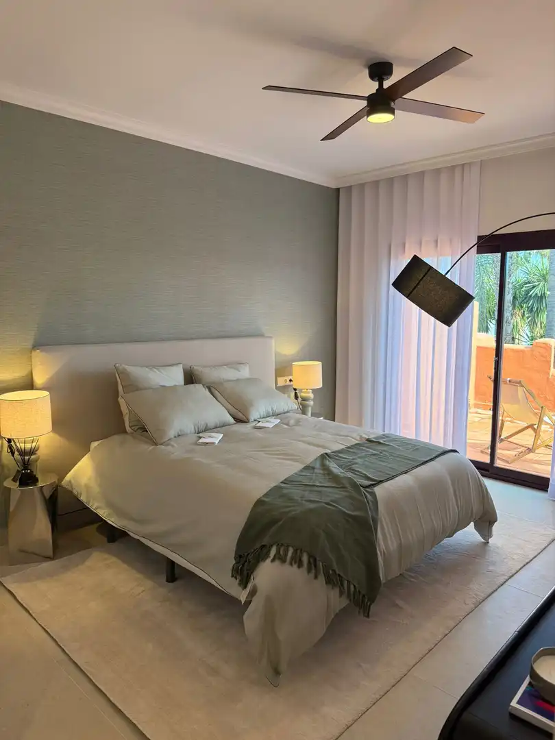 Habitación de Apartamento de alquiler en Marbella con Aire acondicionado, Calefacción y Terraza