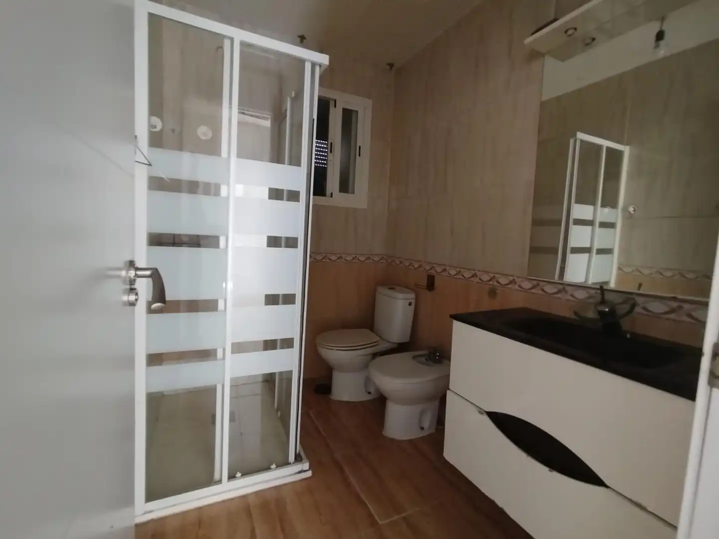 Bathroom of Flat for sale in Madrid