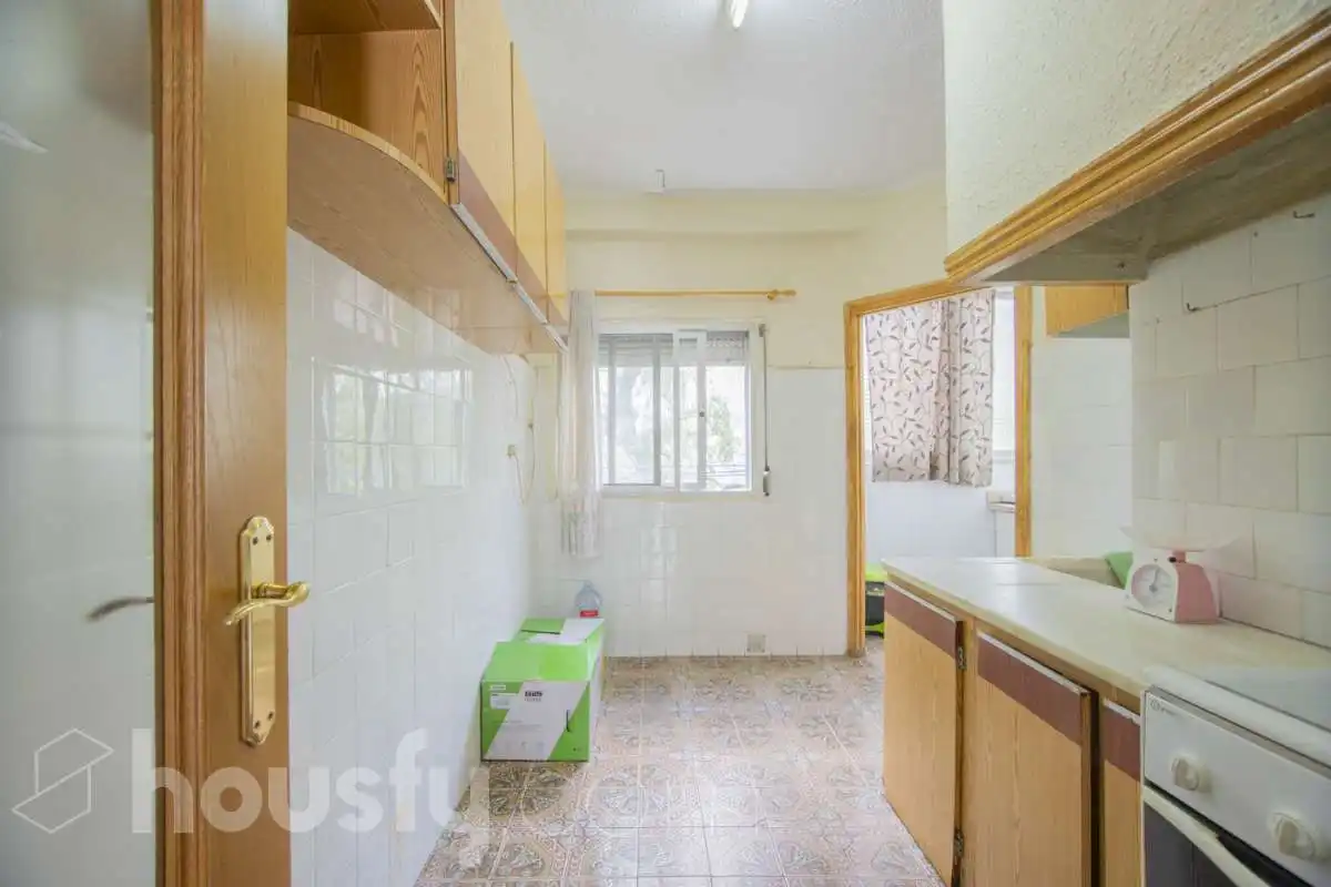 Kitchen of Flat for rent in Benetússer  with Air Conditioner, Furnished and Balcony
