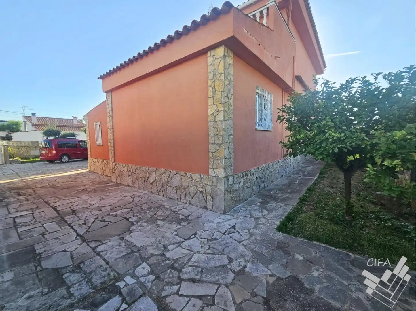 Vista exterior de Casa o xalet en venda en Vinaròs amb Aire condicionat, Calefacció i Jardí privat