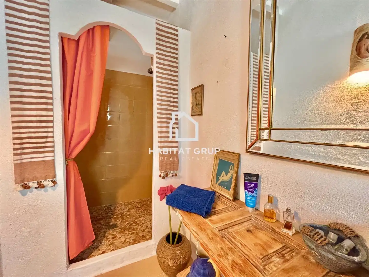 Badezimmer von Haus oder Chalet zum Verkauf in Sant Lluís mit Klimaanlage, Heizung und Privatgarten
