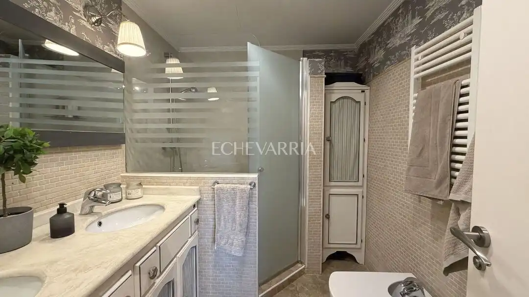 Baño de Piso en venta en Leioa con Calefacción, Jardín privado y Terraza