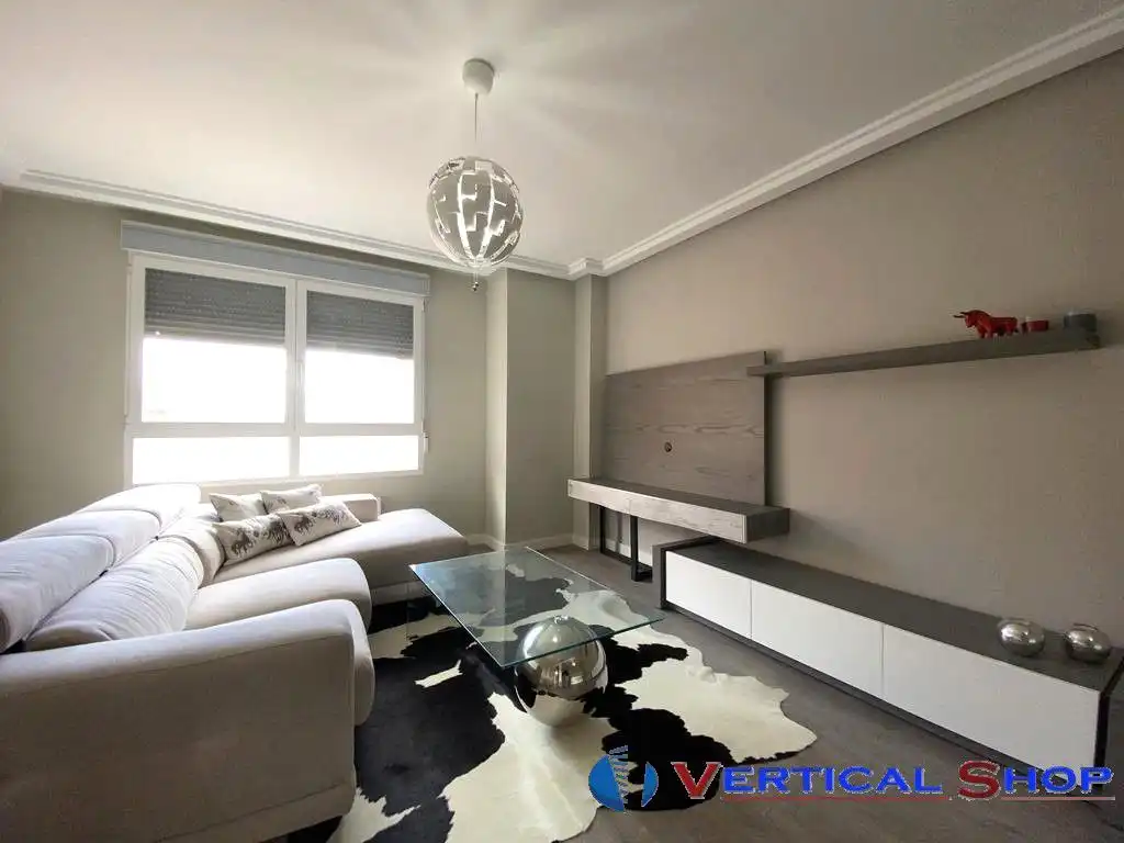 Sala d'estar de Pis en venda en Caudete amb Aire condicionat, Calefacció i Parquet
