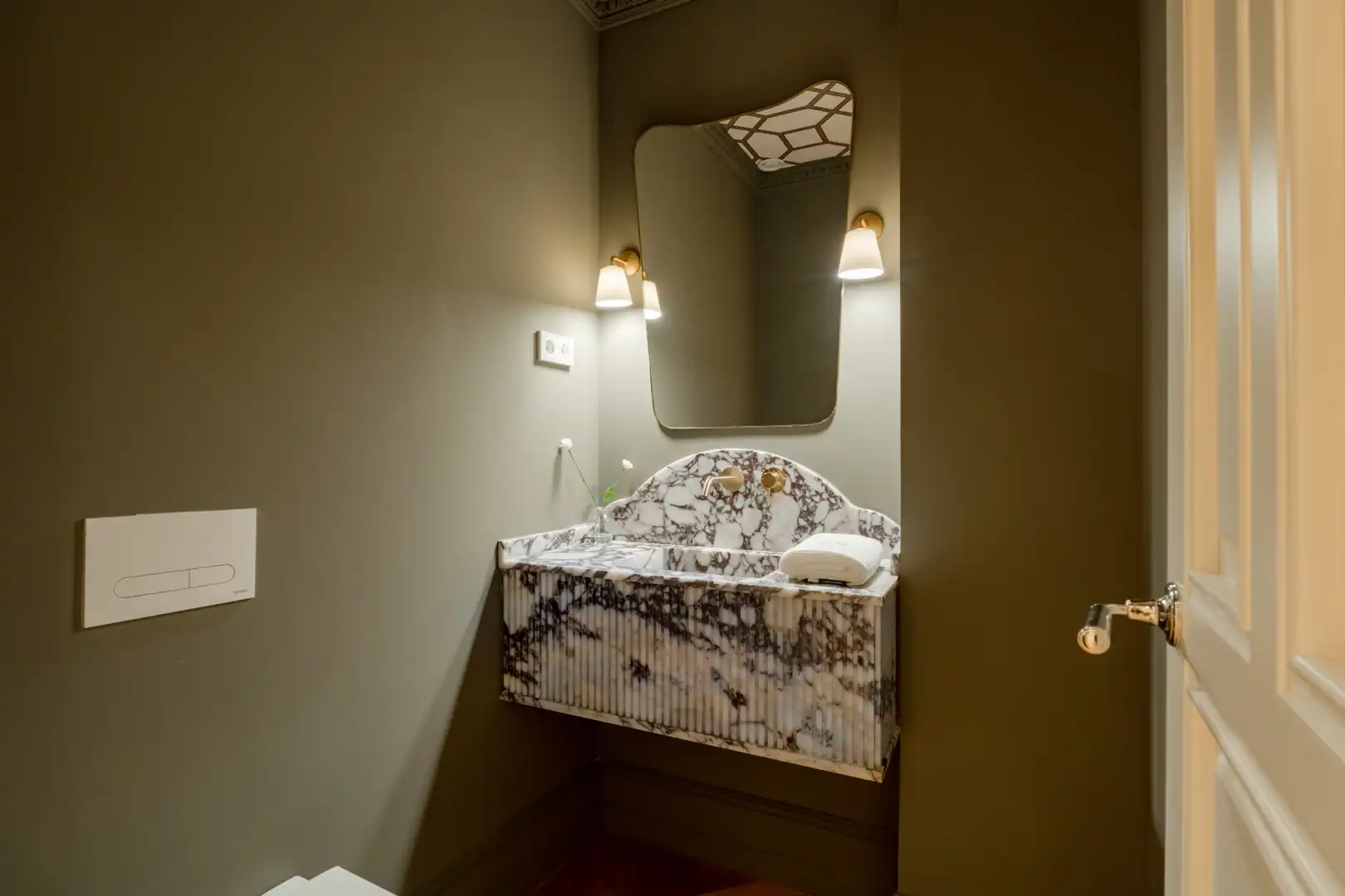 Bedroom of Flat for sale in Madrid  with Air Conditioner, Heating and Parquet flooring