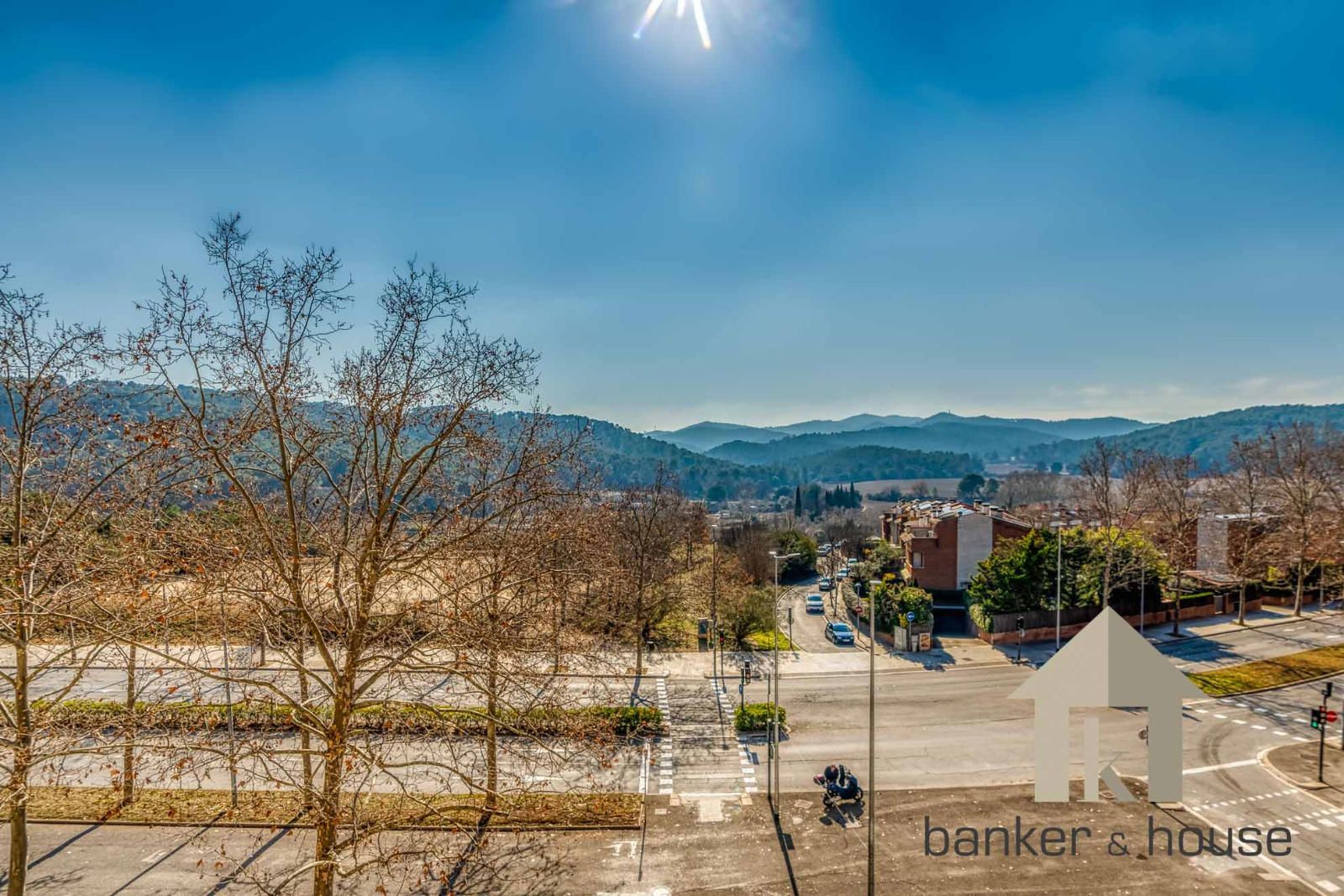 Vista exterior de Piso en venta en Cerdanyola del Vallès con Calefacción y Terraza