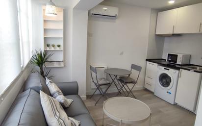 Living room of Flat for sale in  Madrid Capital