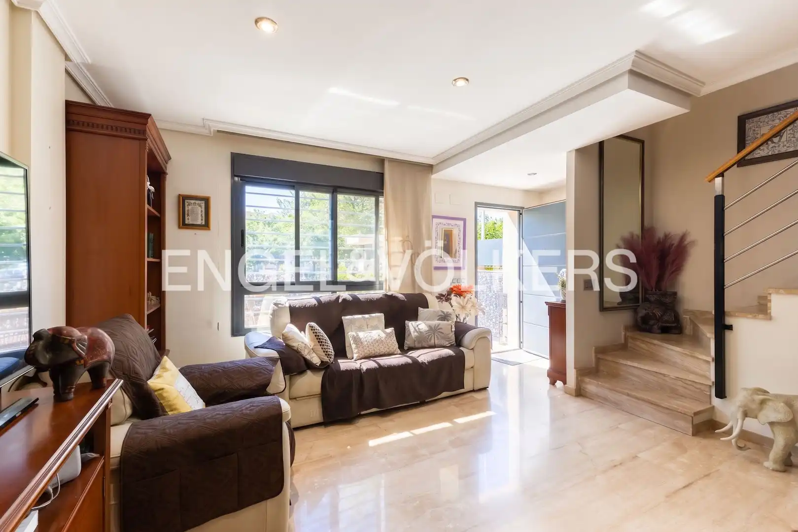 Sala d'estar de Casa o xalet en venda en Castellón de la Plana / Castelló de la Plana amb Aire condicionat, Calefacció i Jardí privat