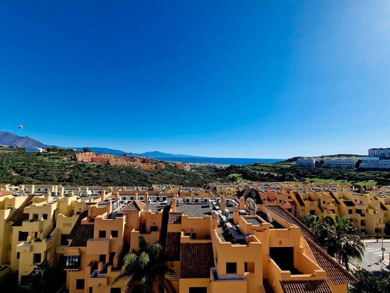 Vista exterior de Àtic en venda en Manilva amb Aire condicionat, Calefacció i Terrassa