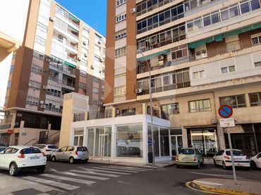 Local comercial de lloguer a Calle Héroes de Cascorro