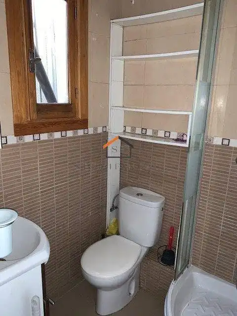 Baño de Estudio en venta en Madrid con Aire acondicionado, Calefacción y Amueblado